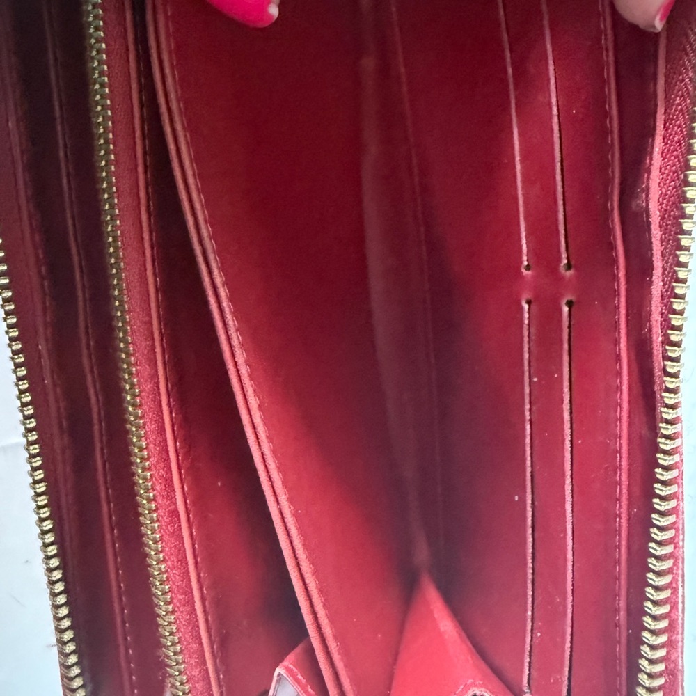 Authentic Louis Vuitton LV Red Vernis Leather Zippy Wallet - Picture 7 of 16